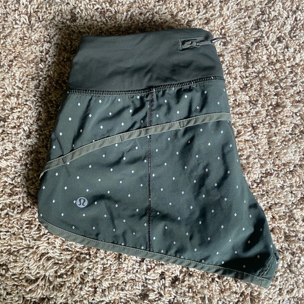 Lululemon Reflective Hottie Hot Short 2.5”